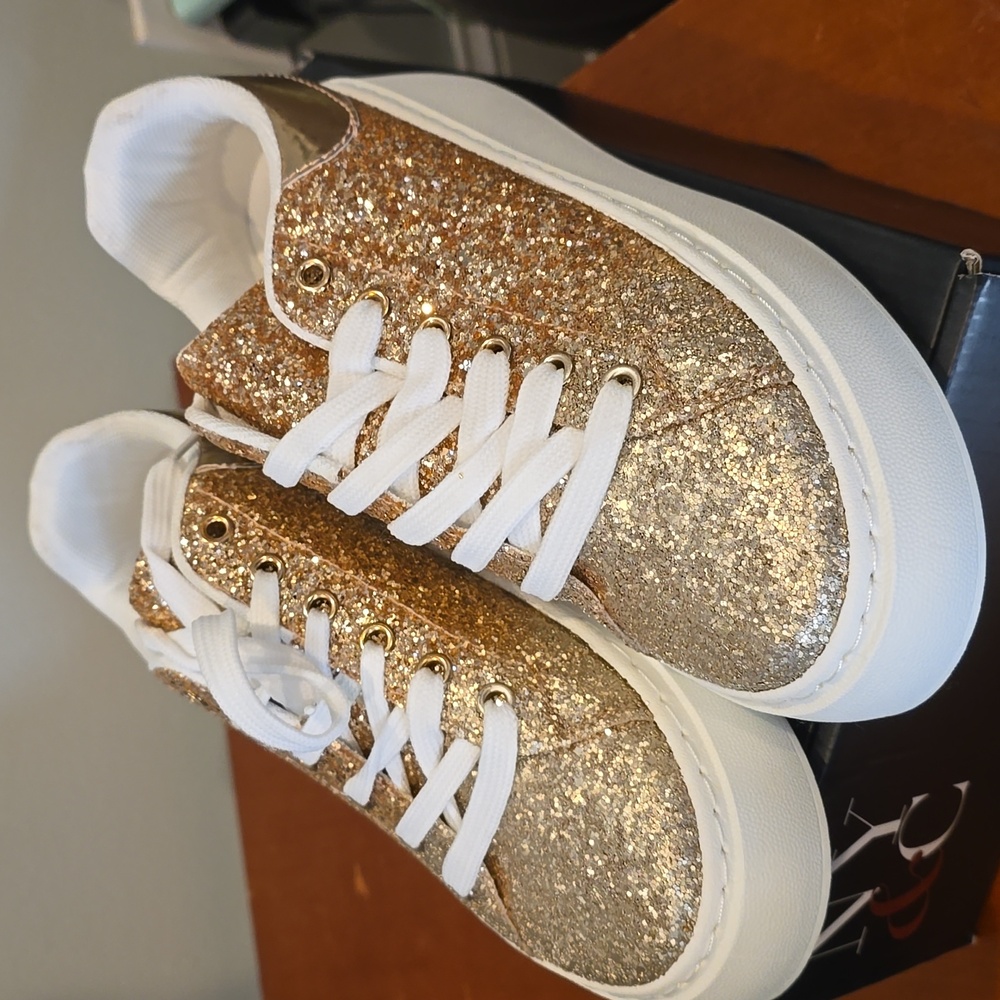Brand New In Box New York & Company Women's Gold Glitter Platform Sneakers - Picture 7 of 8